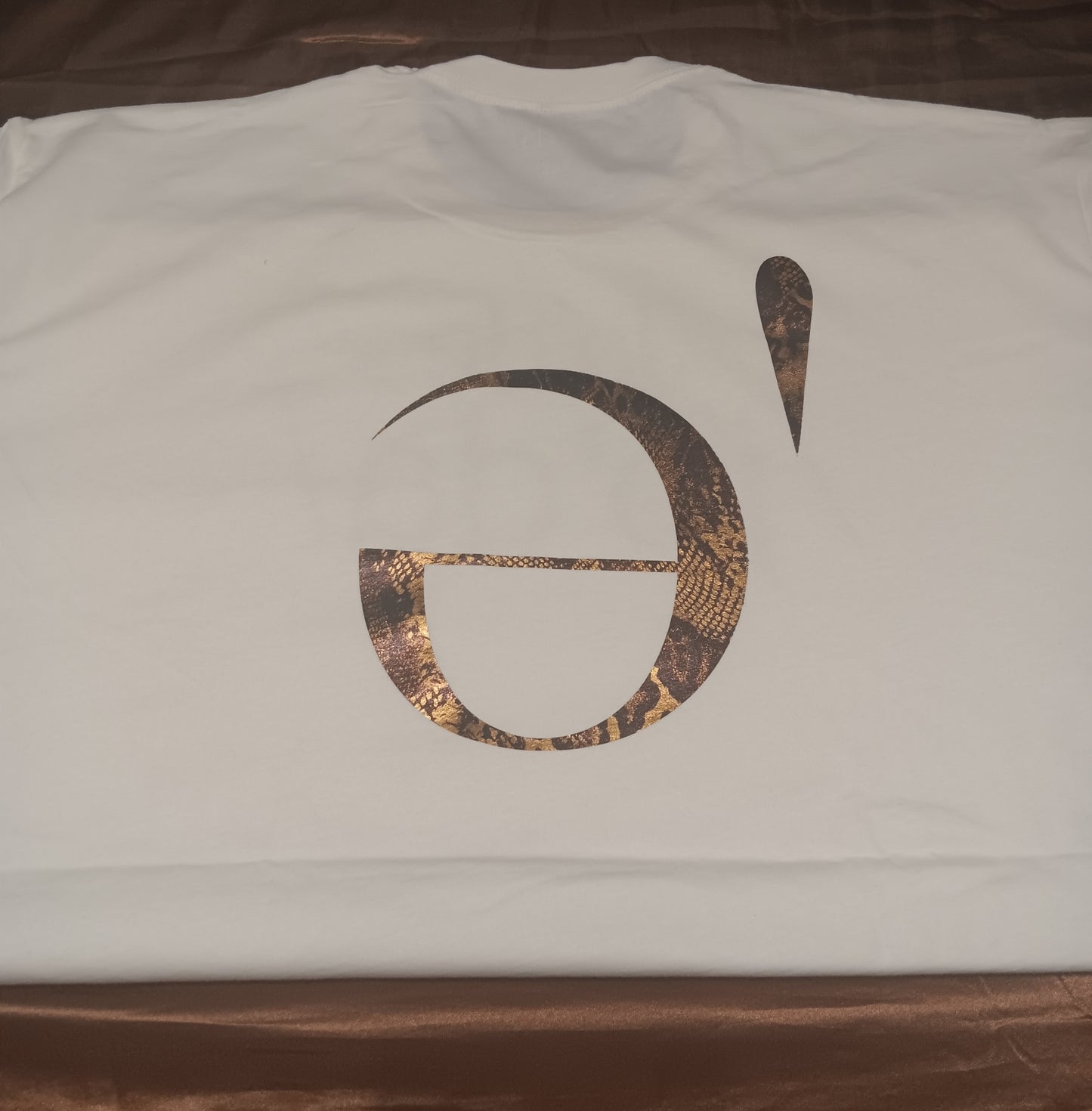 Ja'de Cream Snake T-shirt (Unisex)